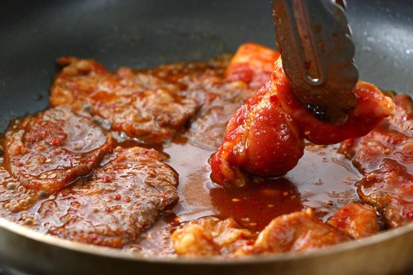 画像3: うま辛！！よしやすピリ辛カルビ (3)